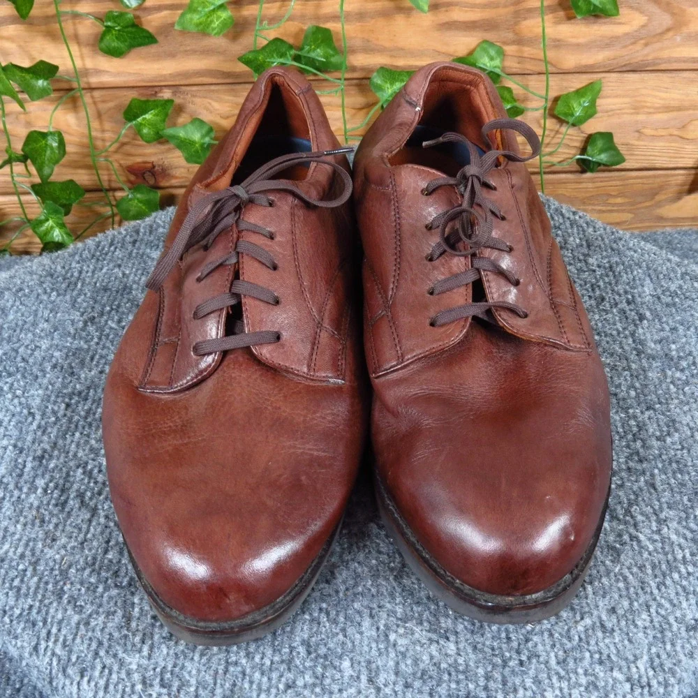 Dockers lace up